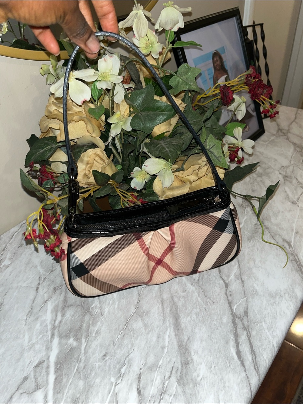 Burberry Beige Plaid Shoulder Bag with Black Trim - Picture 9 of 17